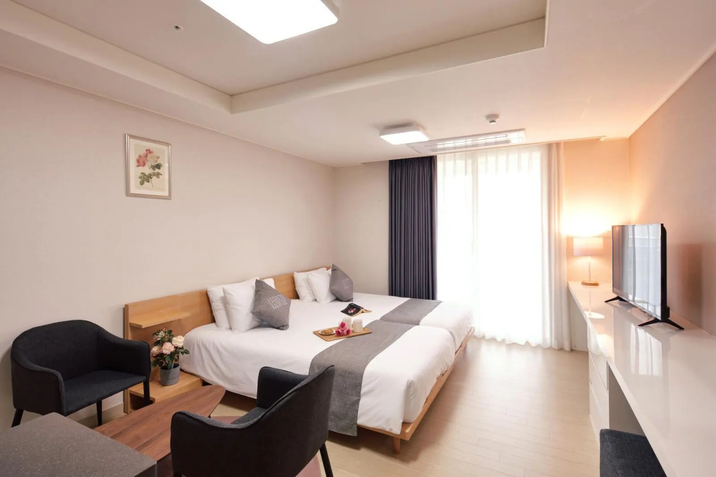 Leeinstay Hotel
