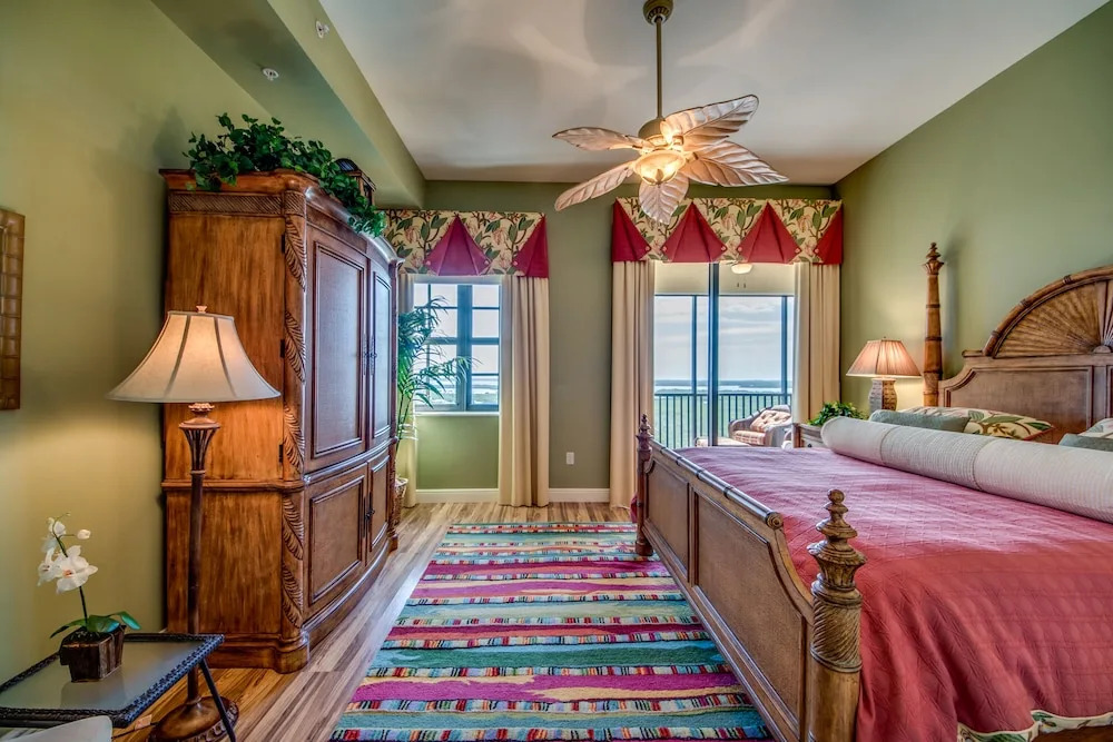 Penthouse at Cape Harbour - Roelens Vacations
