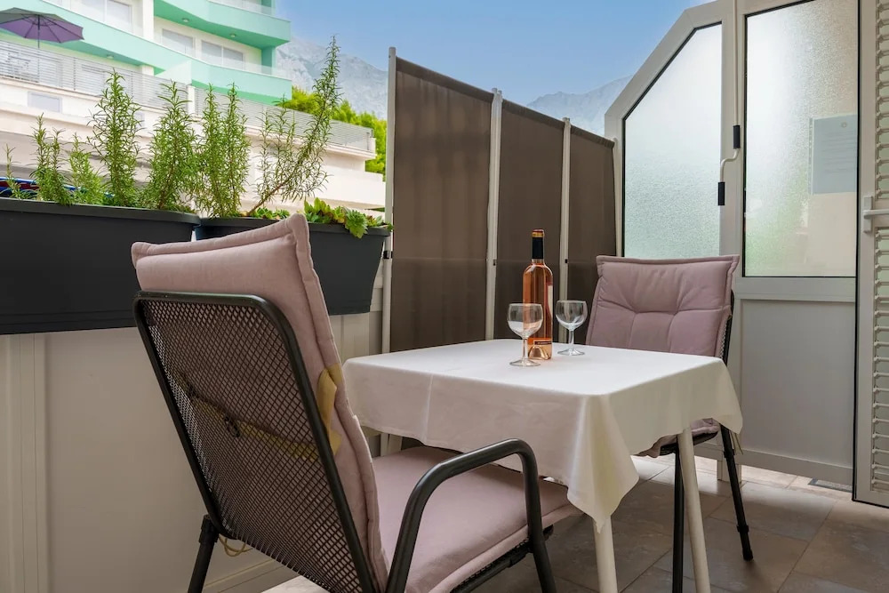 Studio for 2 People - Split Region With Sea View - Close to Commodities