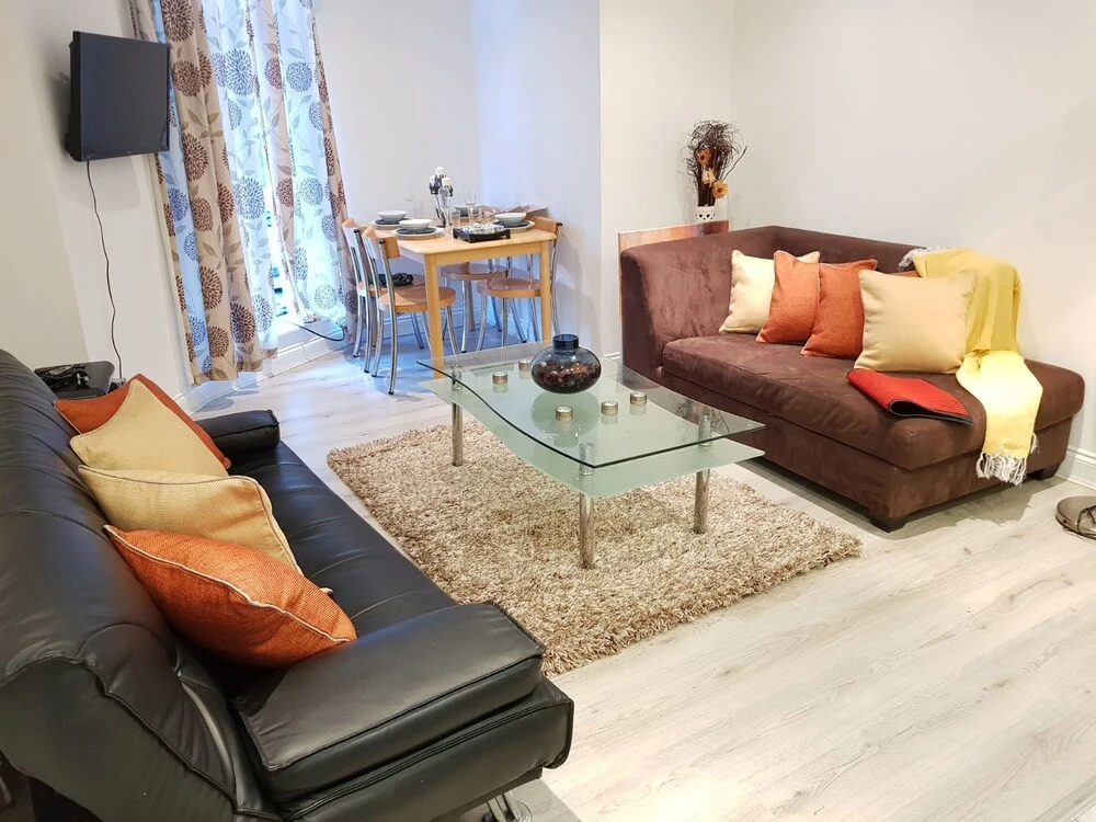 1 & 3 Bedroom Apt by Sensational Stay Serviced Accommodation - Adelphi Suites