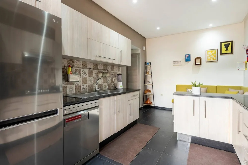"superbe Appart Méga Terrasse Piscine +big Jardin"