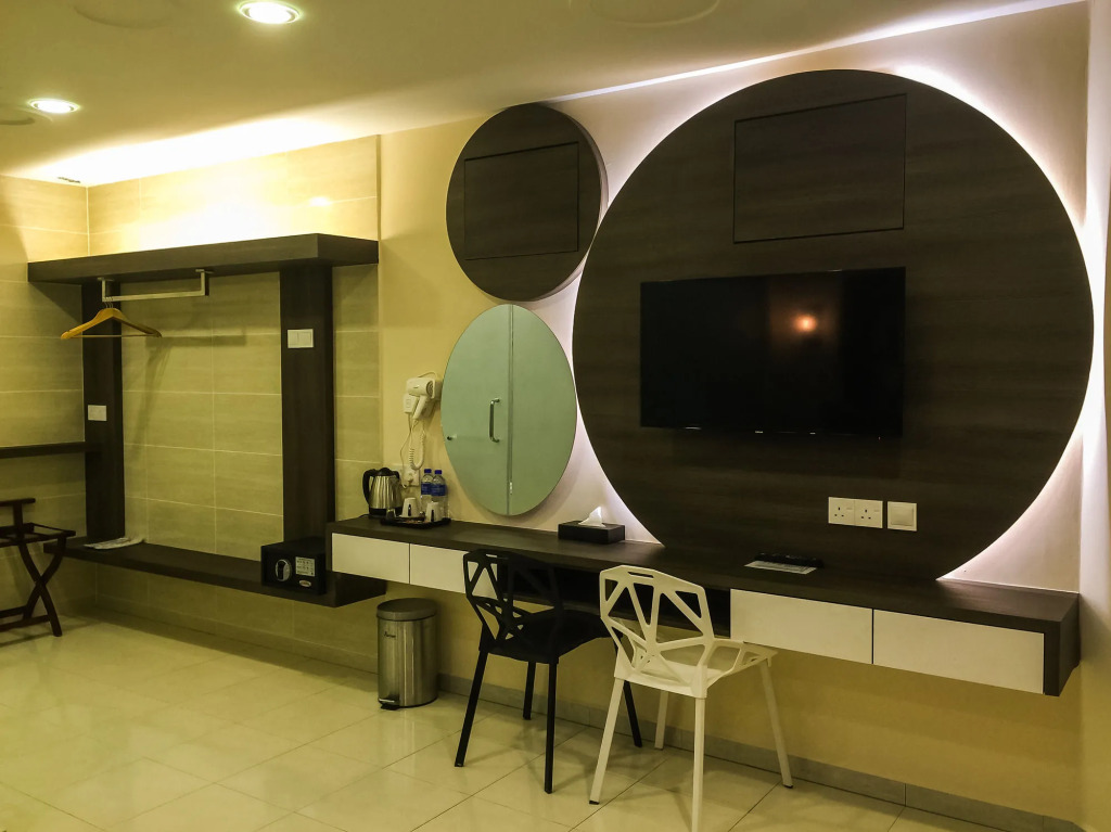 Louis Hotel