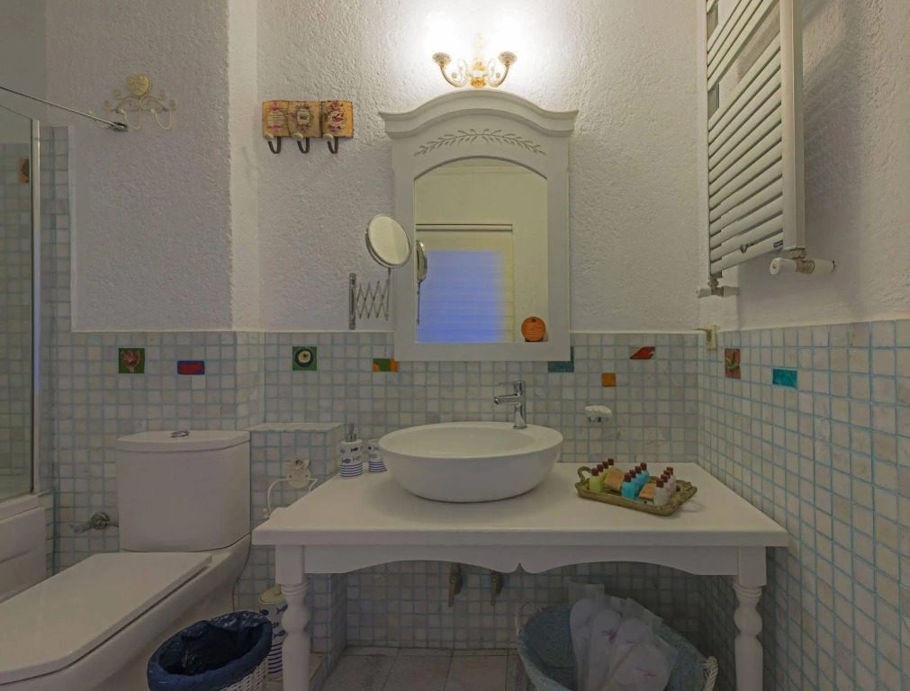 Aeneas Hotel