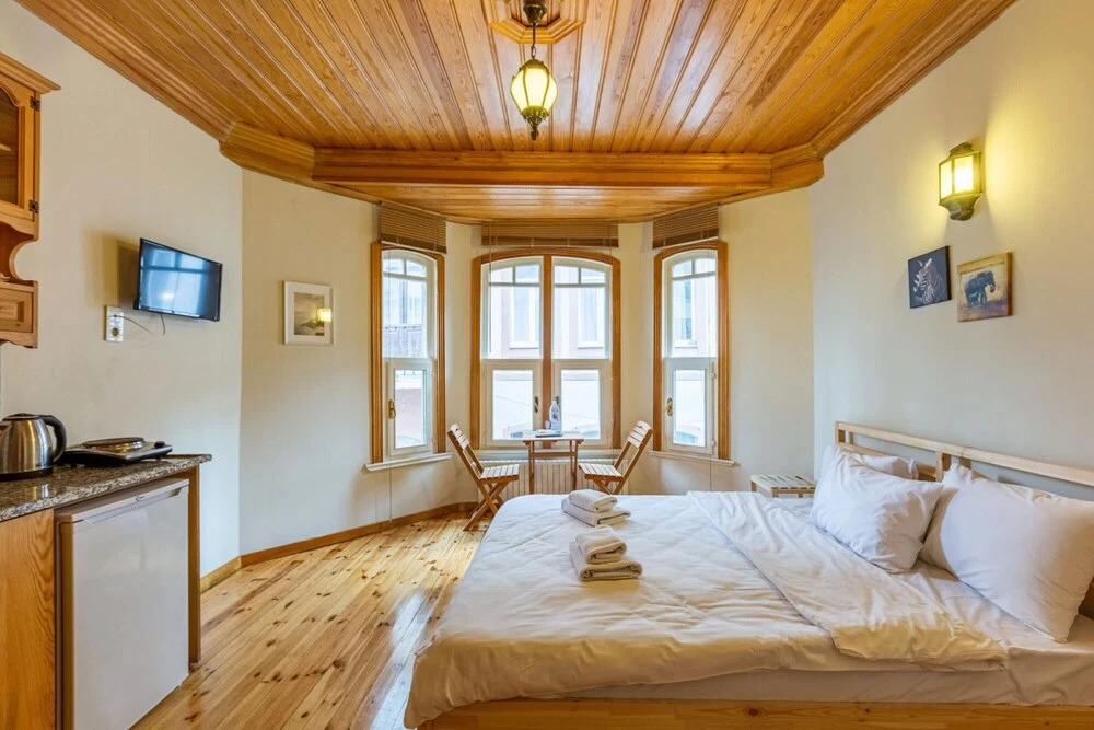 Cozy Flat Near Trendy Attractions in Balatfatih--
