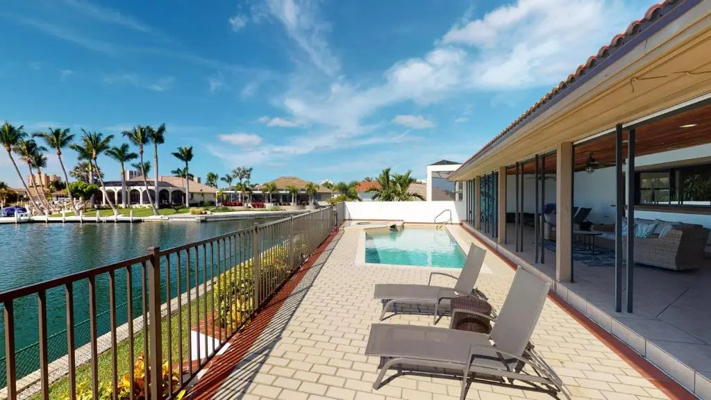 Waterfront Tip Lot Treasure w/ Southern Sunshine