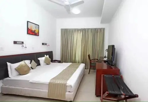 Mint Sarojville Suites