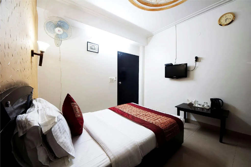 Oyo 19046 Hotel Airport Suites