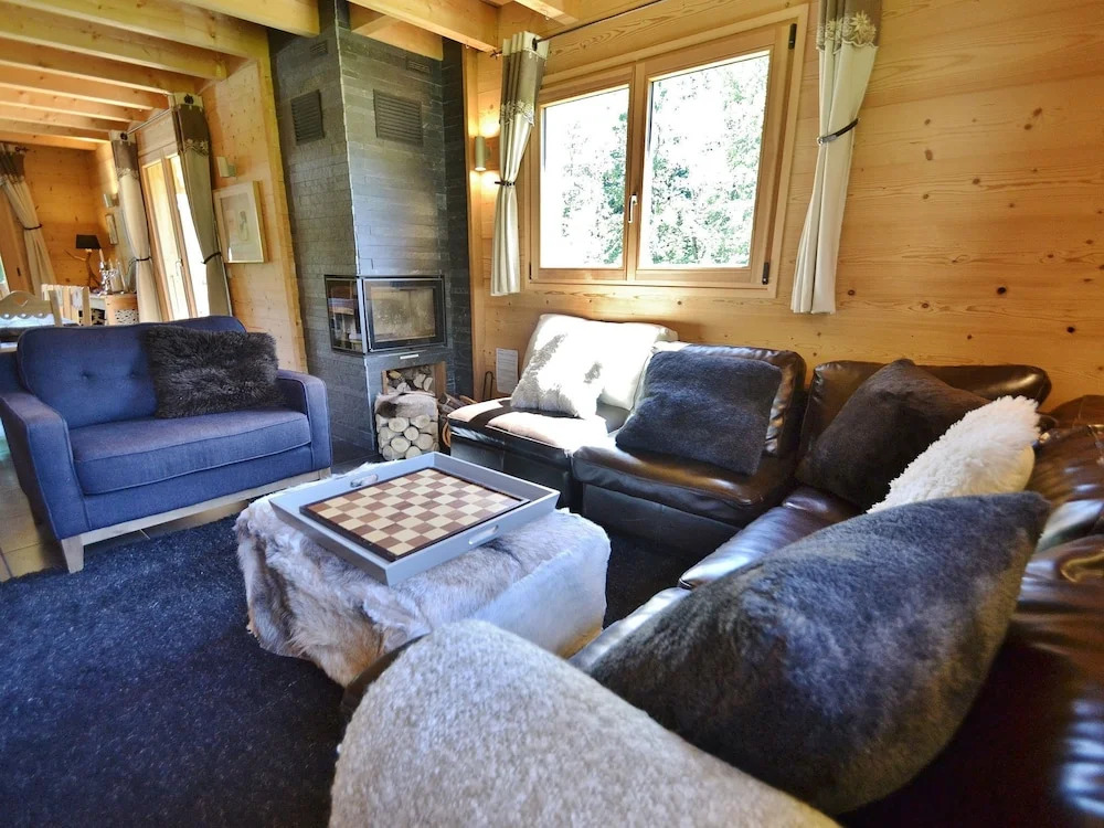 Luxurious Chalet in Le Chinaillon with Sauna