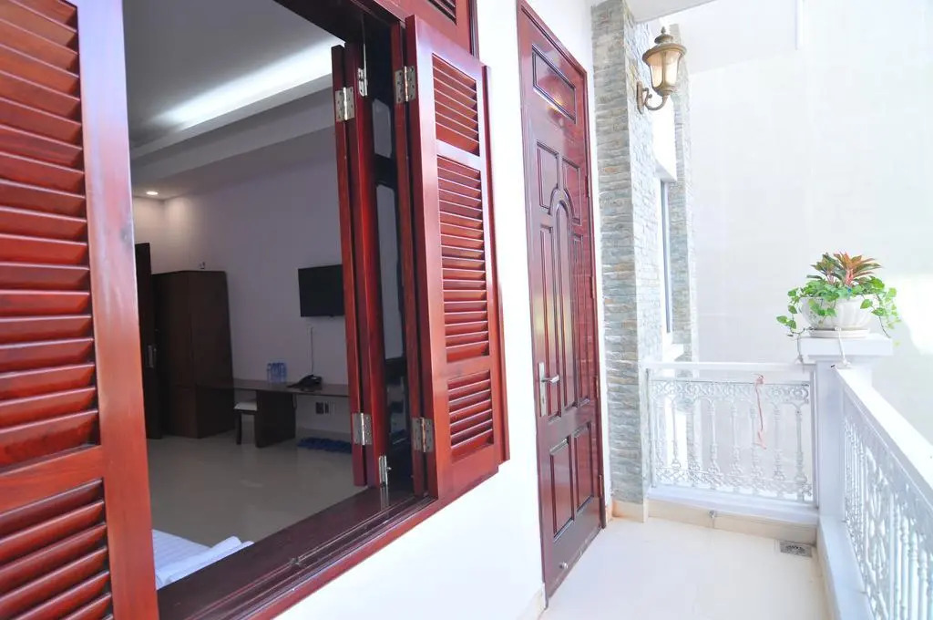 Chau Tran Hotel.