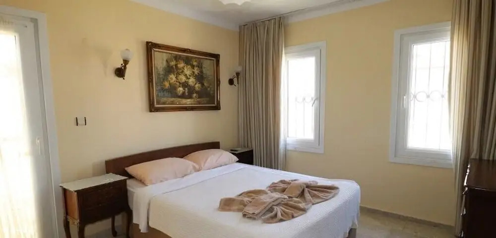 Villa FT04 by JoyLettings