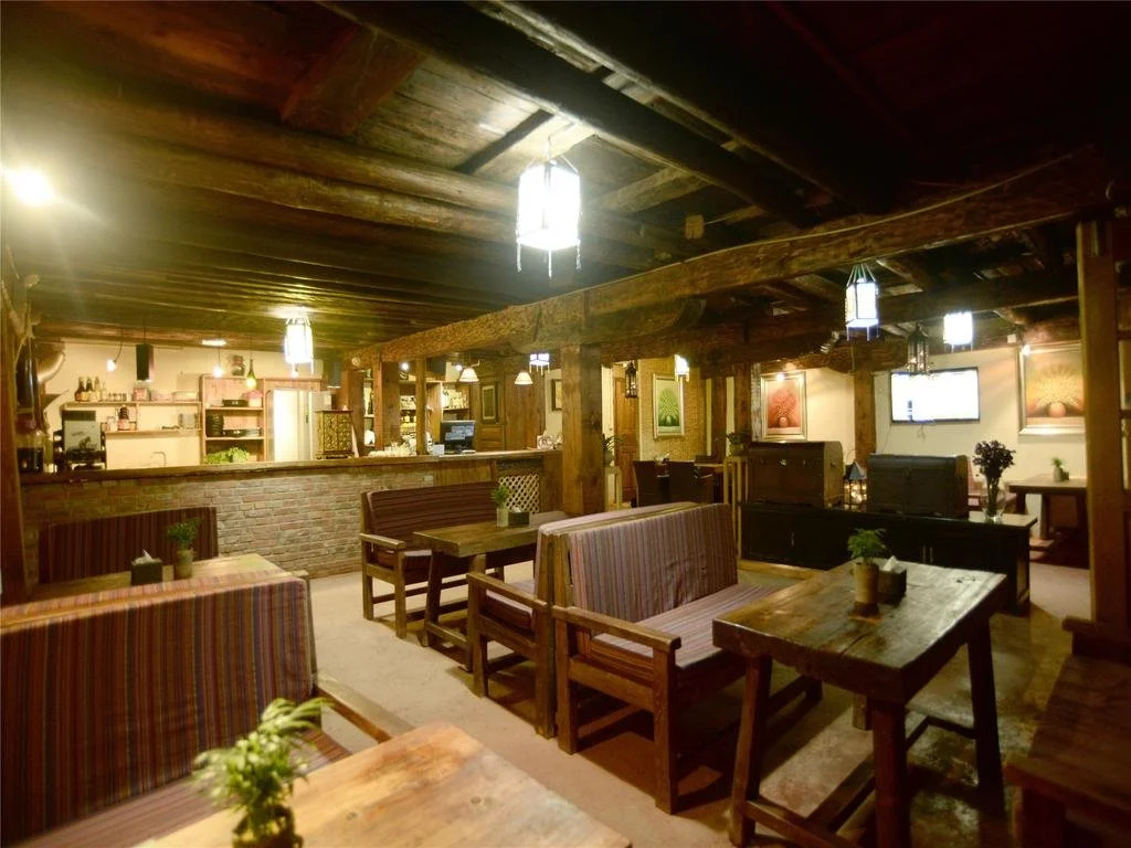 Shangri La E outfitting Hostel