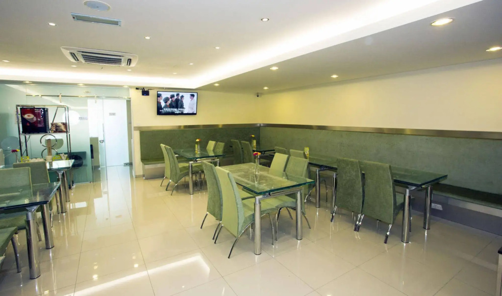 One Avenue Hotel