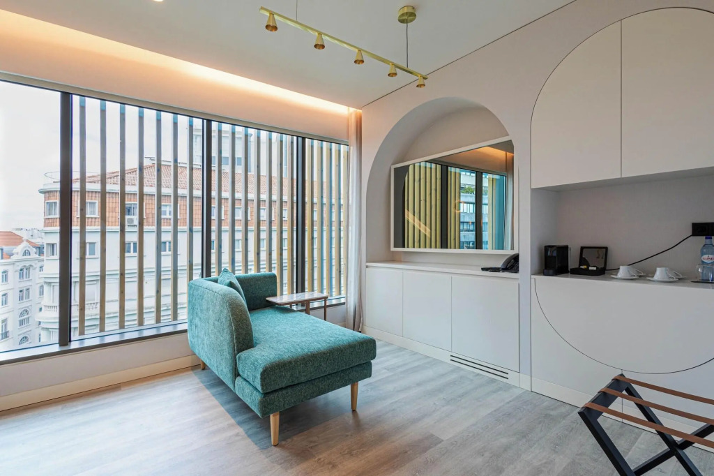 LUSTER Hotel