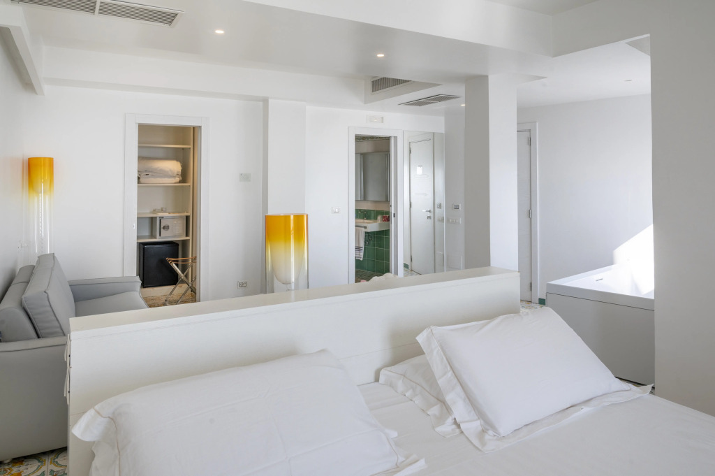 Lloyds Baia Hotel