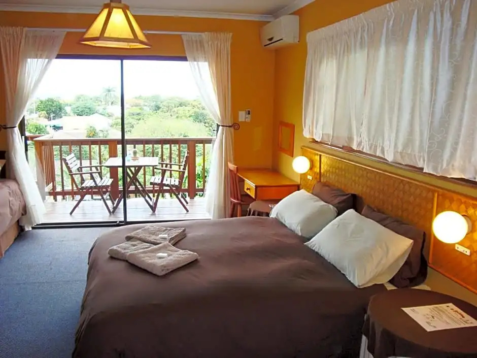 Flintstones Guest House Durban