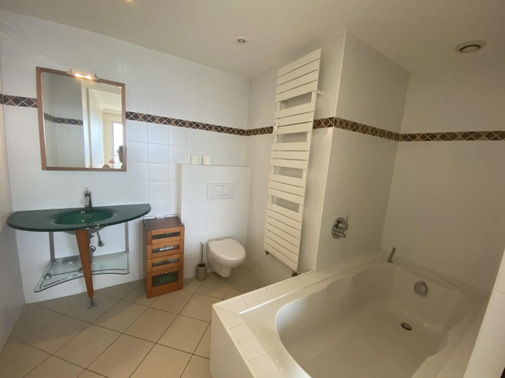 Large Light and Modern 2 Bedroomed Apartment in Cannes With Sea Views Pool and Lovely Terrace - 1503