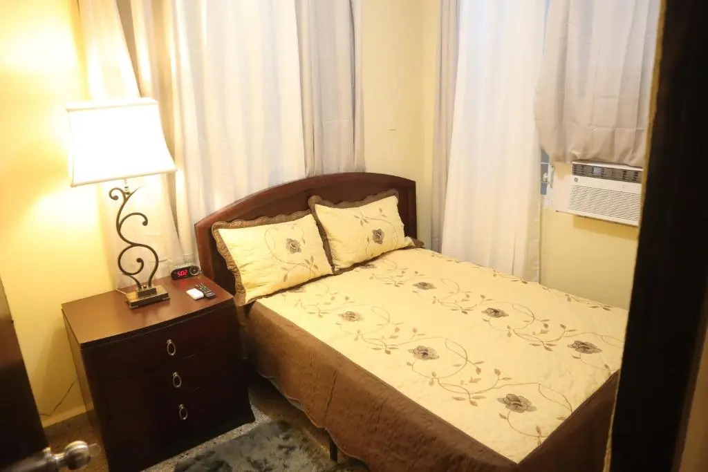 310 Del Valle Central, Freshly Remodeled 3 Bedroom Home Sleeps 8
