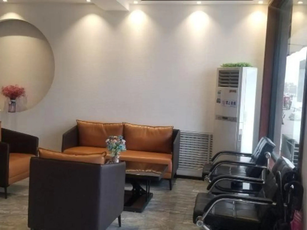 Jiayi Hotel (Xintai Xinwen bus station)