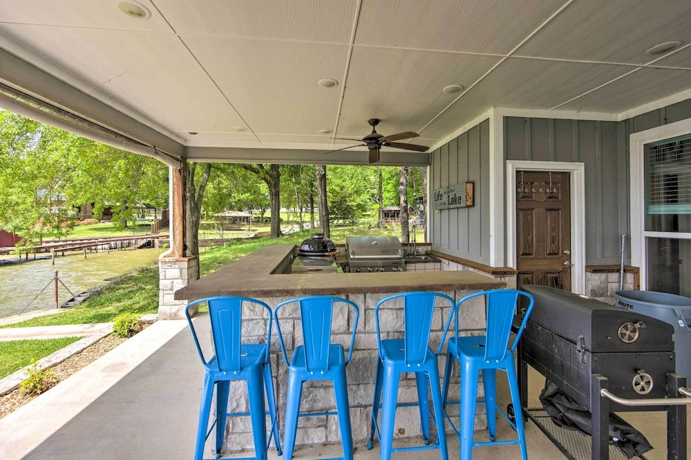 Private Dock & Boat House: Lakefront Mabank Home