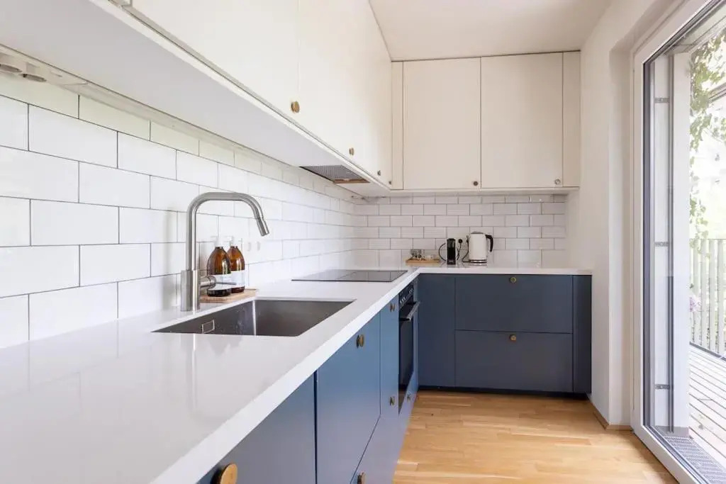 Dream Apartment - central and quiet with AC and free parking garage