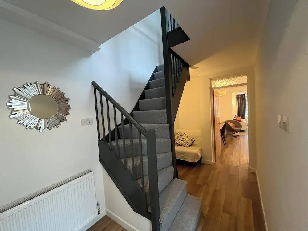 Charming 3-bed Cottage - Private Garden & Parking