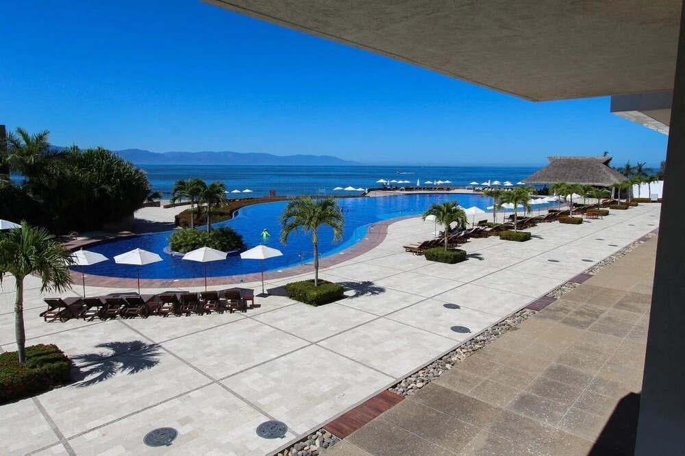 Luxury Apartment in Marina Vallarta-garden