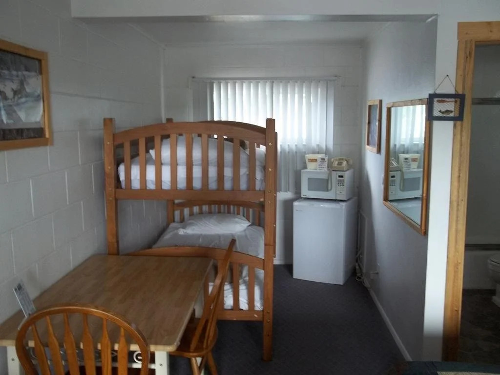Budget Host Elk Antler Inn