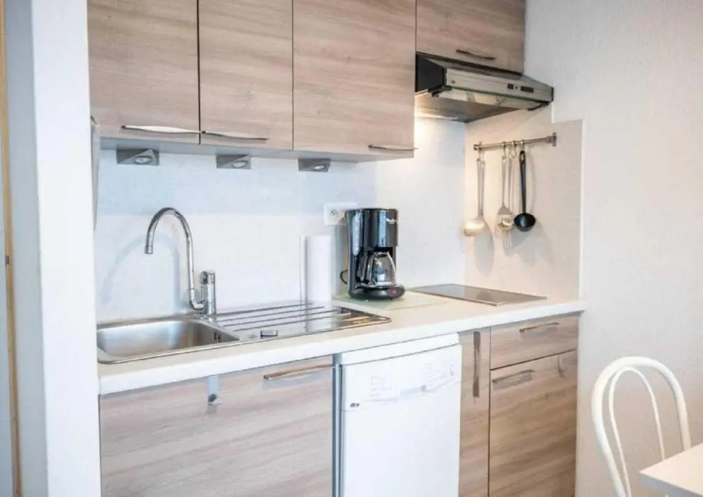 SUN7 STUDIO -FACE PLAGE- WIFI-PARKING -PISCINE - CoHôteConciergerieLaGrandeMotte