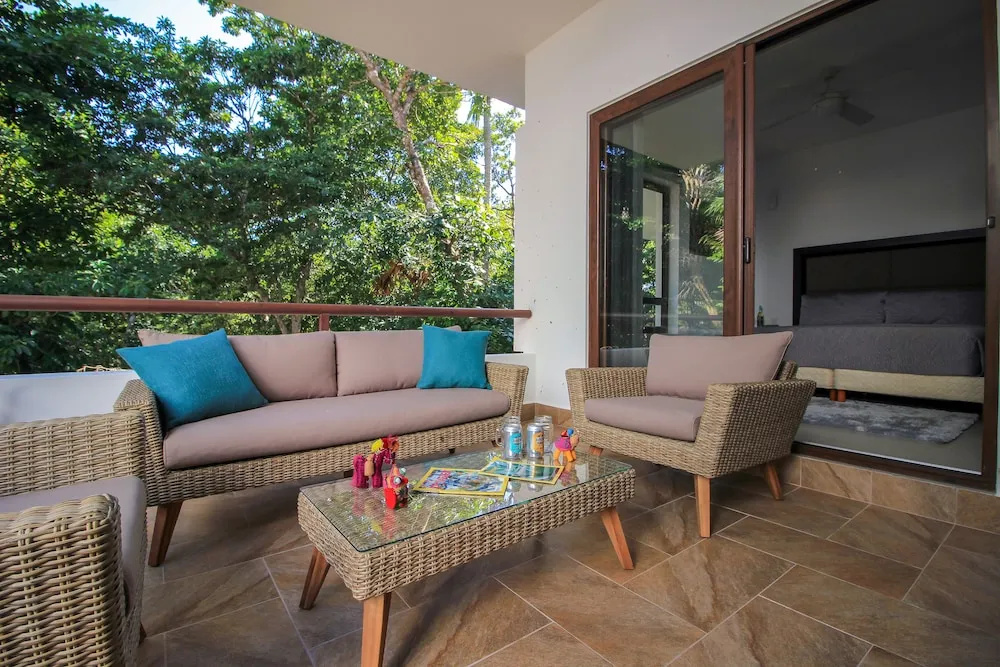 Resort Amenities Condo hosted by Olahola