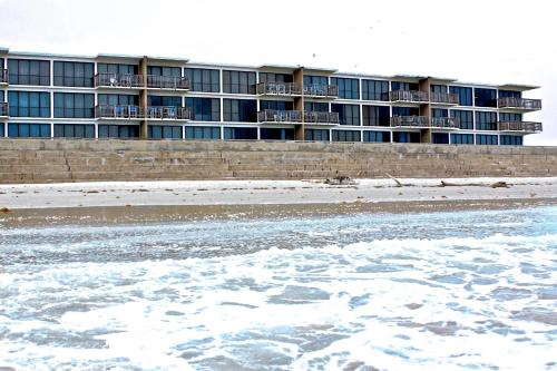 Island House Condominiums