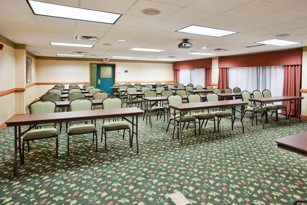Country Inn & Suites by Radisson, Newnan, GA