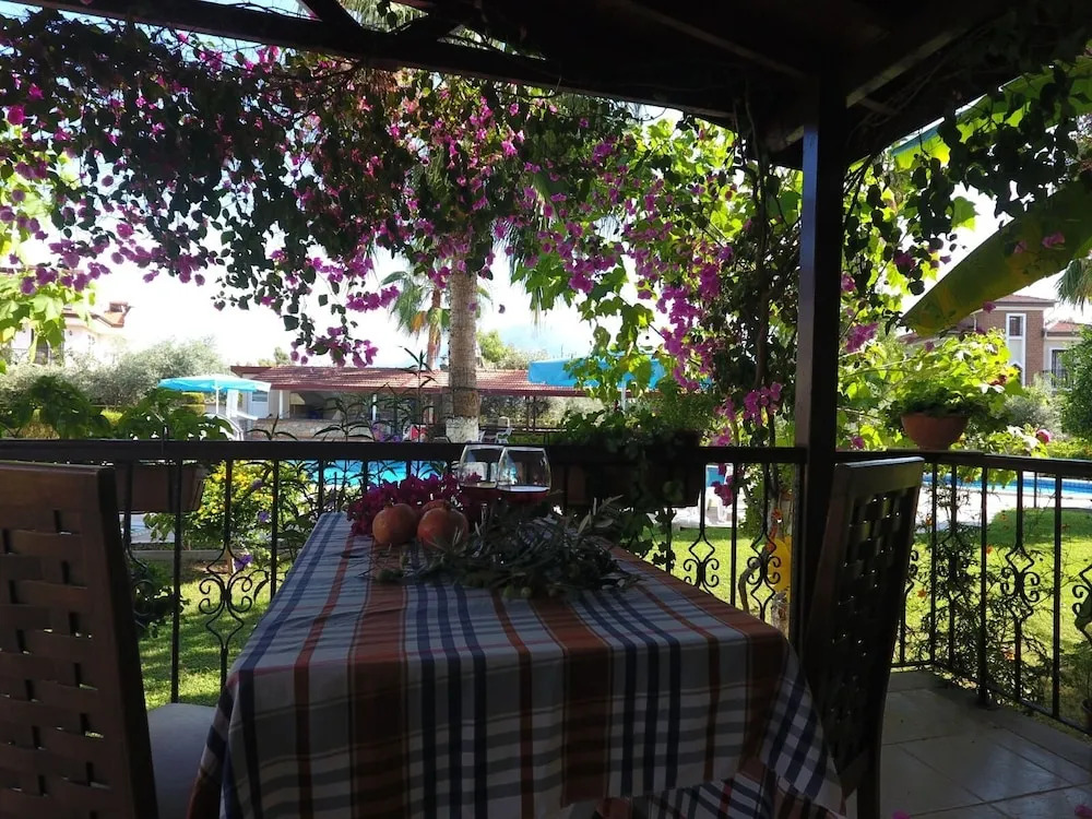 Calis Beach Apartments