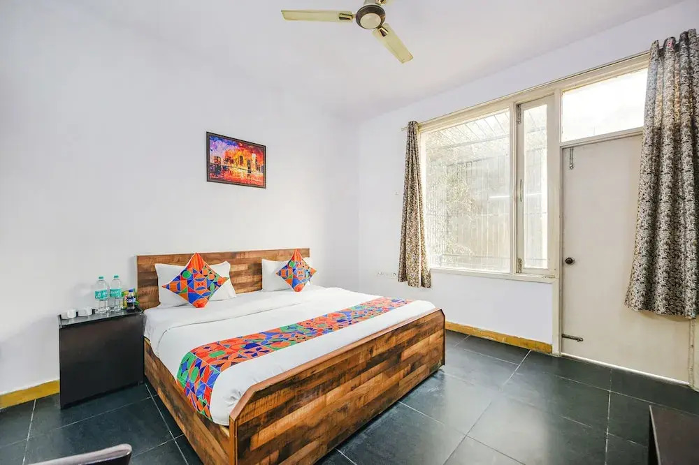 FabHotel The White Orchid - Nr Noida Sector 16 Metro Station Noida
