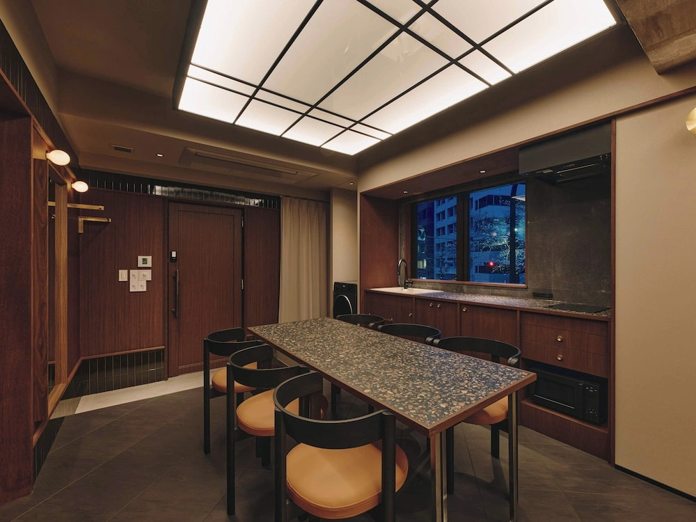 illi Toas Tokyo-Toranomon