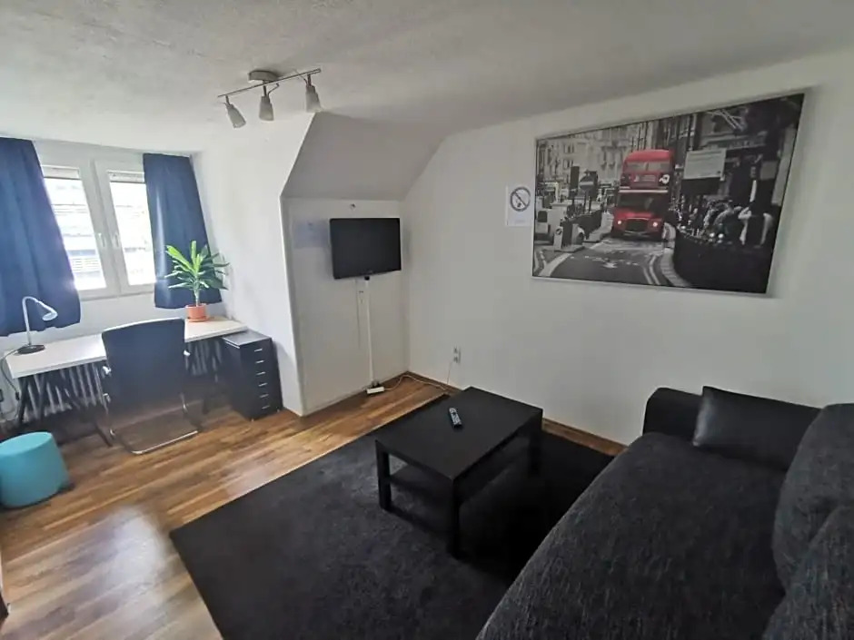 Evas Hostel - Self Check-In & Only Private Rooms