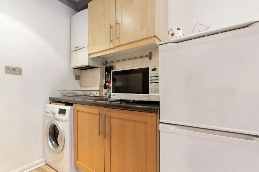 Comfortable 2 Bedroom Flat With Good Transport