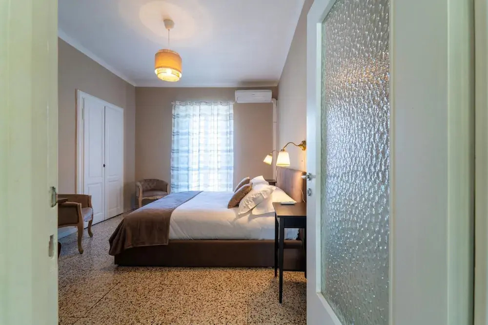 Lotus Apartment With Lakeview