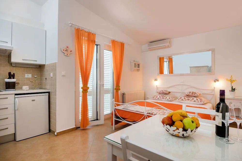 Apartments Villa Lilla