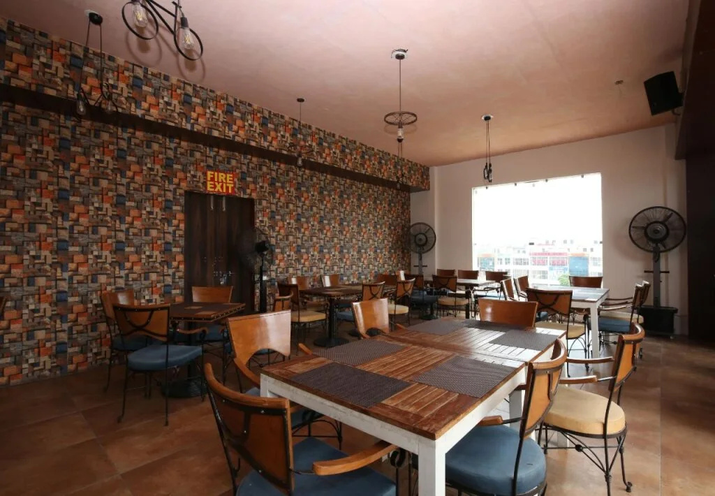 Arista Hotel by OYO Rooms