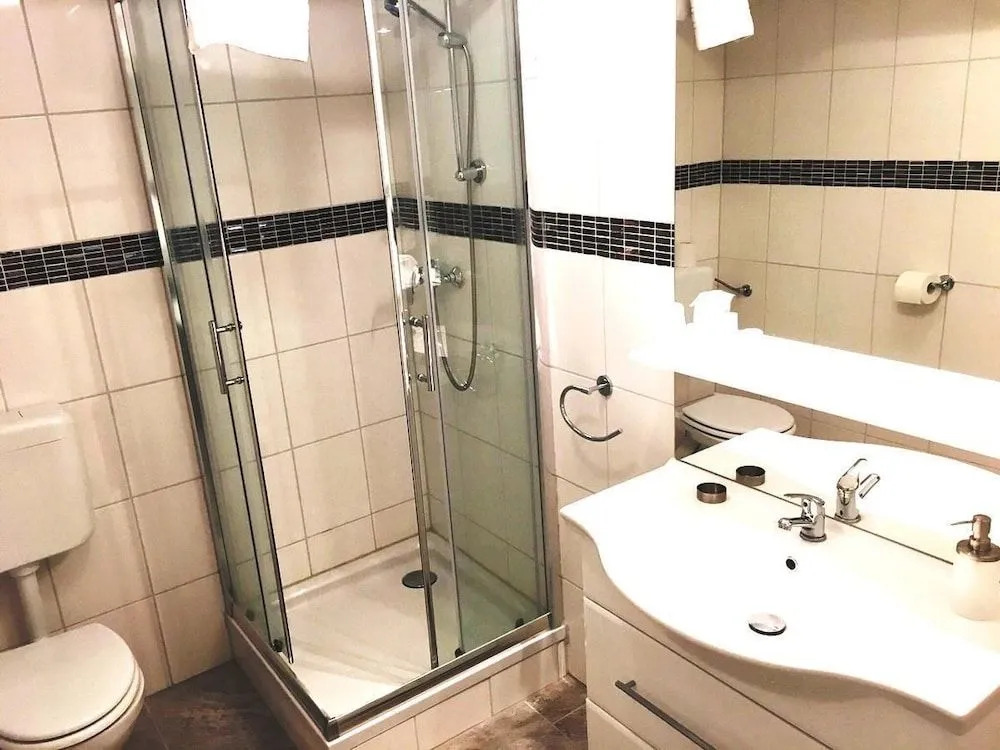 Louis Hotels