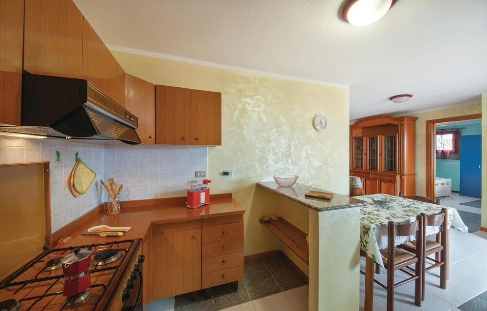 Stunning Apartment in Porto Alabe With 2 Bedrooms and Wifi