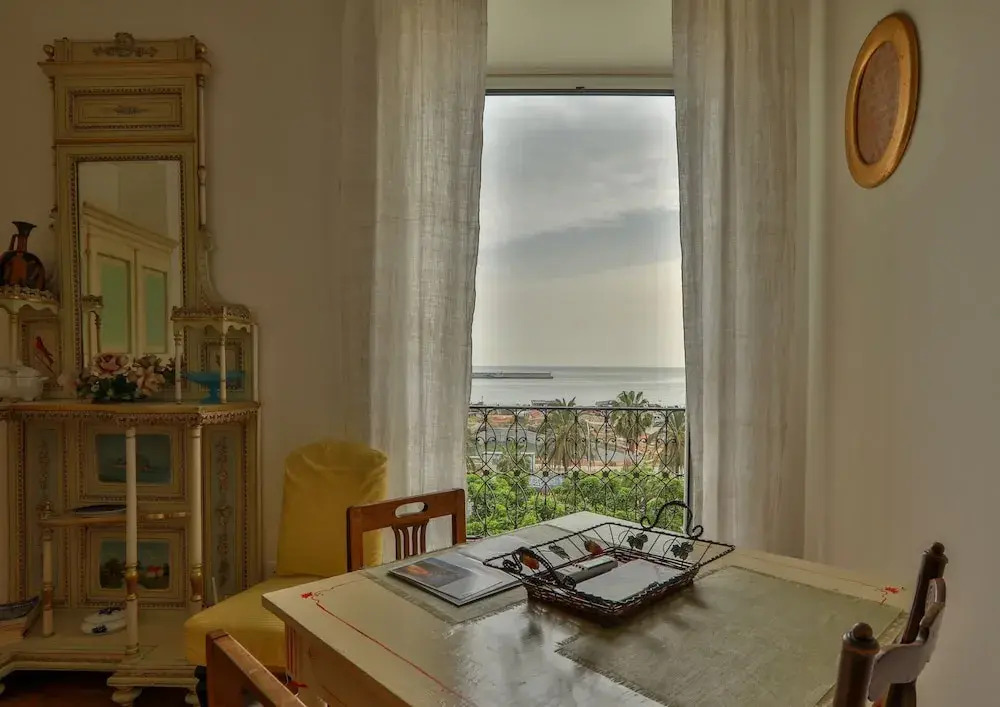 Amazing Sea View in Historic Building in Downtown by Wonderful Italy