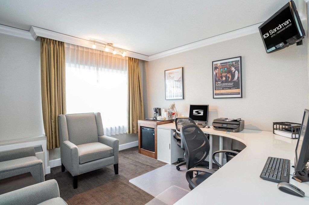 Sandman Hotel & Suites Vancouver Airport