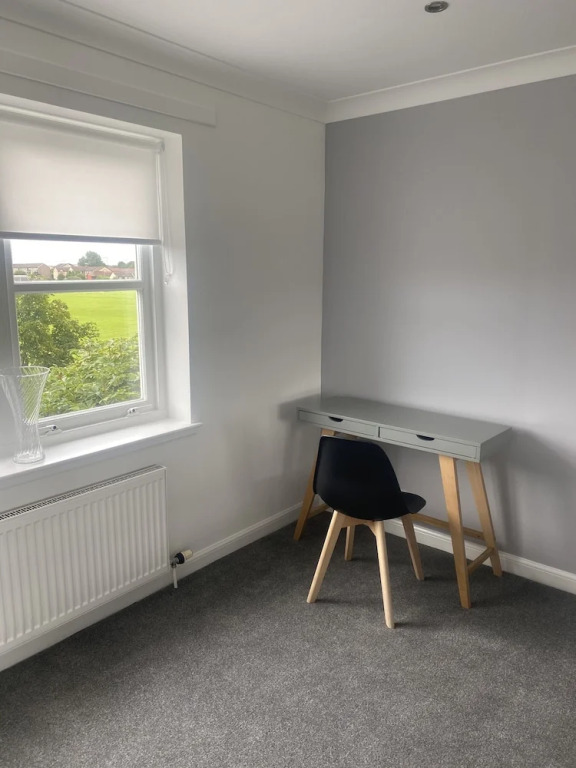 Renfrew Modern Flat