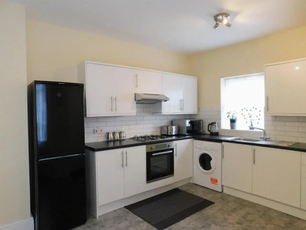 Entire 4 bedroom Terrace house in London