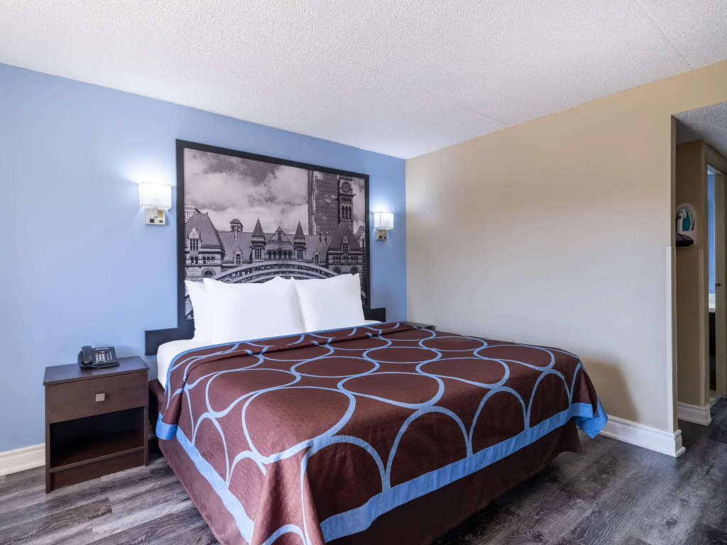 Super 8 by Wyndham Toronto East ON