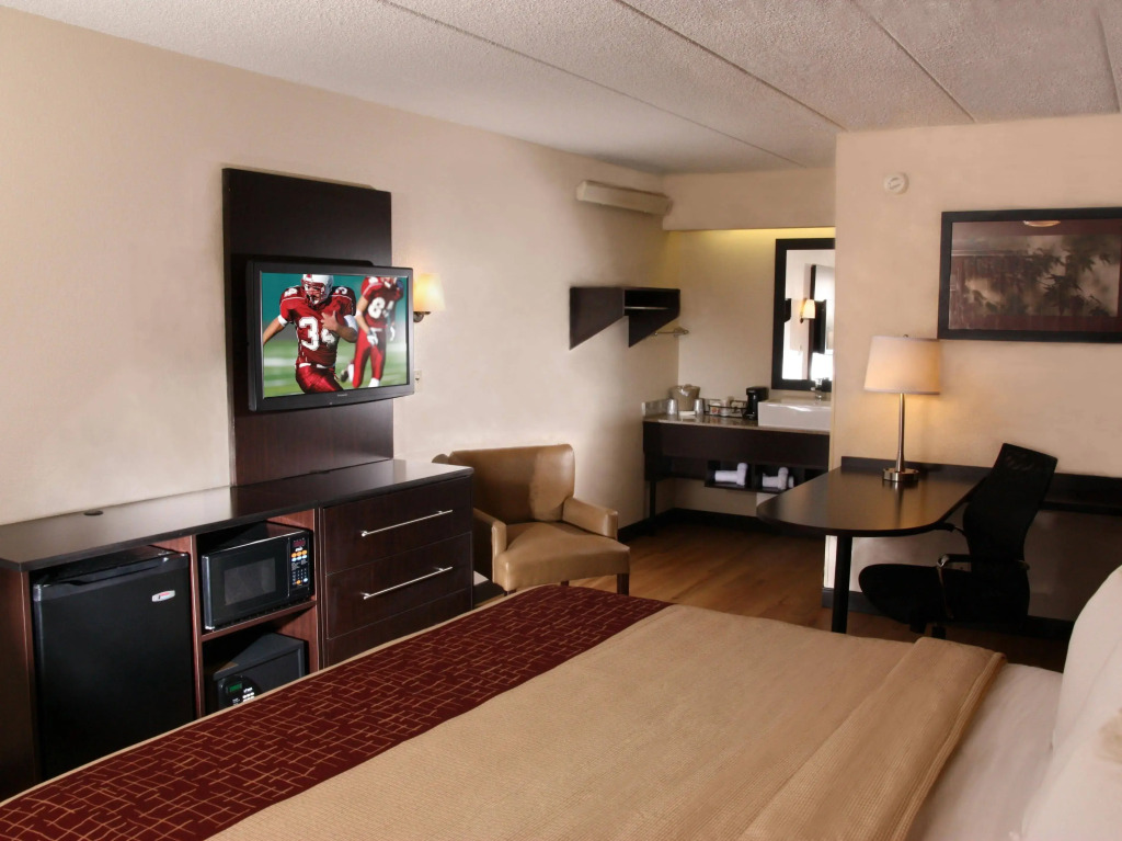 Red Roof Inn PLUS Austin South - Airport
