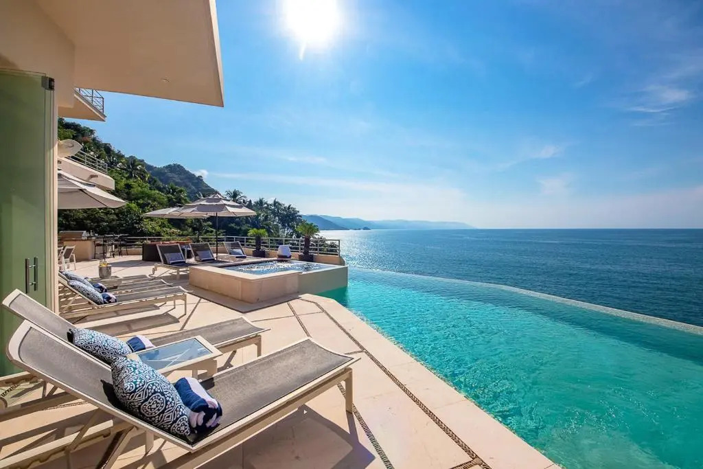 Conchas Chinas Villa Sleeps 10 with Pool and Air Con