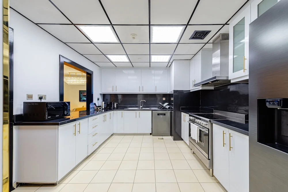 Marco Polo - Deluxe Waterfront Roomy Apt, Perfect for Groups
