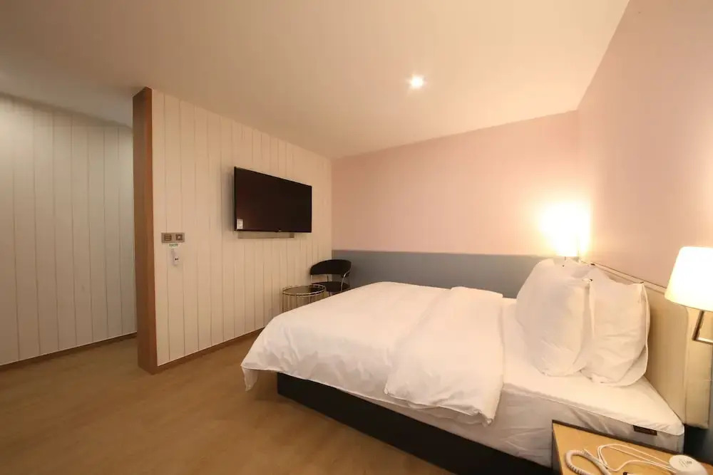 W Motel